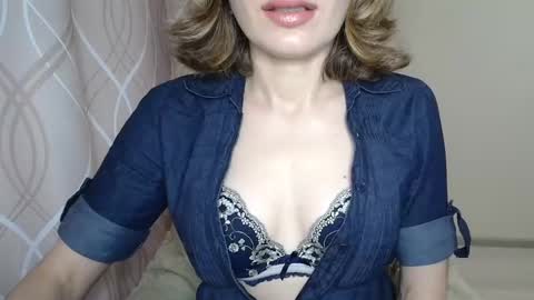 Sophiemisss online show from 10-16-25, 10:16