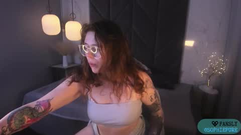 Sophie online show from 10-14-25, 09:04