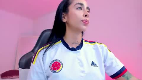 sophierooy online show from 06-18-26, 05:08