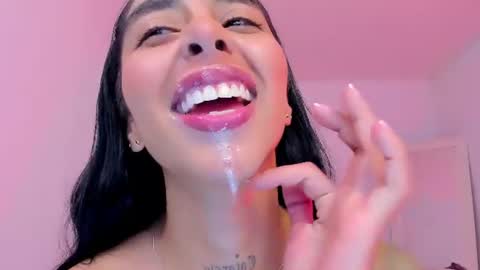 sophierooy online show from 06-24-26, 11:59