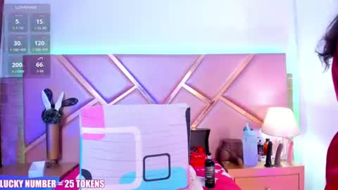 Sophie online show from 06-19-26, 12:09