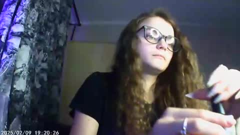 Snapshot of sophiesuvi chatting on 02-08-25, 09:04 Sophie and my bestie Mandy online show from 02-08-25, 09:04
