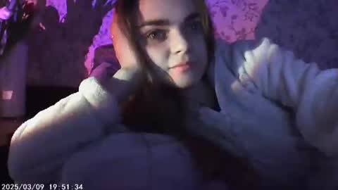 Snapshot of sophiesuvi chatting on 03-08-25, 09:51 Sophie and my bestie Mandy online show from 03-08-25, 09:51