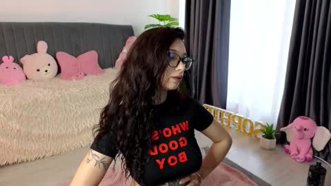 Snapshot of sophiex_belle chatting on 03-28-26, 06:13 Sophie online show from 03-28-26, 06:13