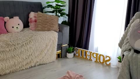 Snapshot of sophiex_belle chatting on 04-10-26, 05:23 Sophie online show from 04-10-26, 05:23