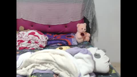 Snapshot of sophiia8 chatting on 10-16-25, 11:50 sophiia8 online show from 10-16-25, 11:50