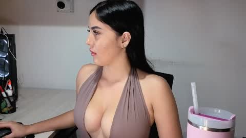 Sophiee online show from 04-25-26, 12:35