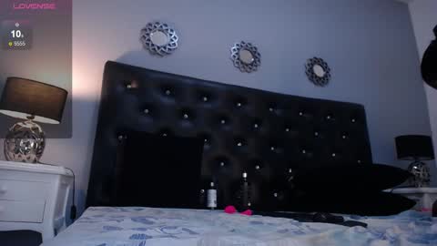 Sophisimpson online show from 02-15-25, 06:01