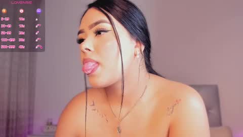 sophy  online show from 03-11-25, 03:34