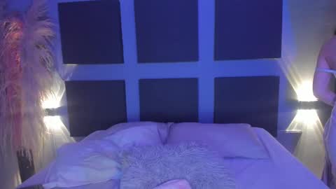 SOPHY ROGERS online show from 12-27-24, 02:54