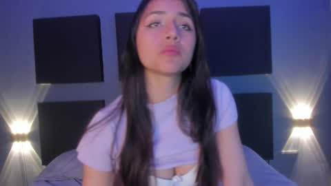 SOPHY ROGERS online show from 01-23-25, 05:52