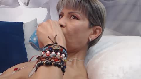 Sophy online show from 02-24-25, 02:58