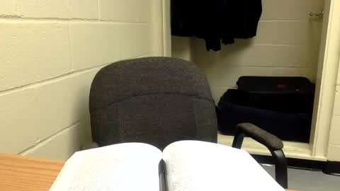 Snapshot of sosexy893943 chatting on 09-18-25, 02:57 Daniel online show from 09-18-25, 02:57