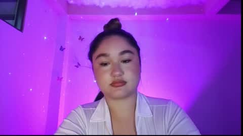 Snapshot of souf_ chatting on 11-18-25, 11:03 Soouf3 online show from 11-18-25, 11:03