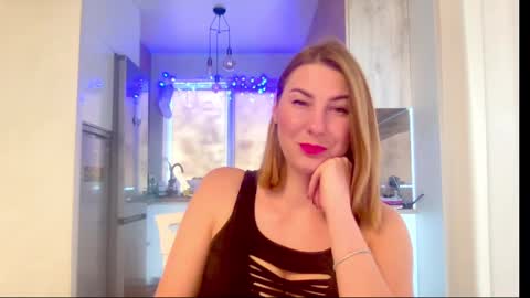 Snapshot of soulmategirl chatting on 01-08-25, 09:53 SoulMate online show from 01-08-25, 09:53
