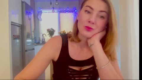 Snapshot of soulmategirl chatting on 01-14-25, 10:27 SoulMate online show from 01-14-25, 10:27
