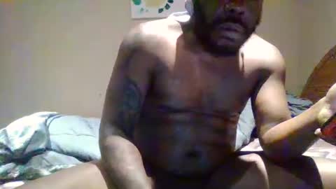 Snapshot of source1012 chatting on 02-14-25, 02:33 source1012 online show from 02-14-25, 02:33