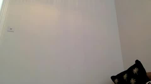 sourpineappleice online show from 05-08-26, 01:49