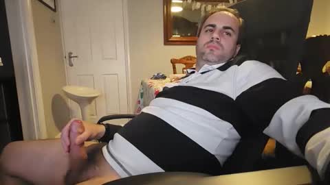 Snapshot of south_african_man_86 chatting on 10-29-25, 12:24 south_african_man_86 online show from 10-29-25, 12:24