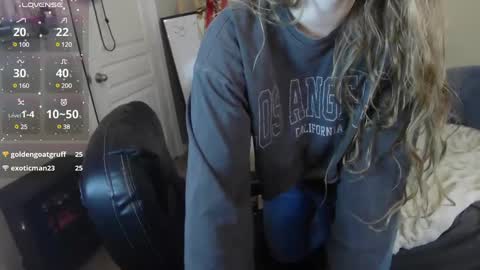 Snapshot of southerbunny chatting on 12-07-24, 02:57 Bunnydathug online show from 12-07-24, 02:57