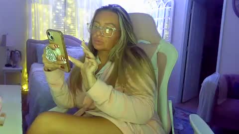 Snapshot of southernbarbii chatting on 12-27-24, 11:53 Your Barbii online show from 12-27-24, 11:53