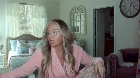 Snapshot of southernbarbii chatting on 01-31-25, 02:17 Your Barbii online show from 01-31-25, 02:17