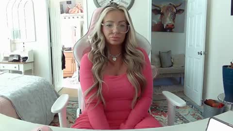 Snapshot of southernbarbii chatting on 02-13-25, 05:44 Your Barbii online show from 02-13-25, 05:44