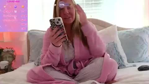 Snapshot of southernbarbii chatting on 10-18-25, 04:30 Your Barbii online show from 10-18-25, 04:30