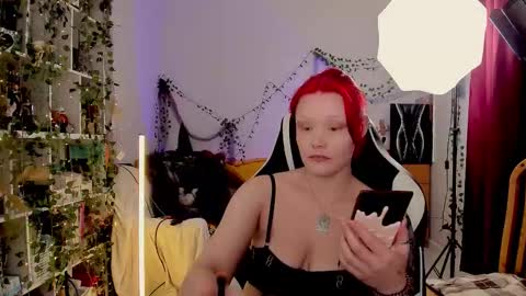 Snapshot of sova173 chatting on 09-20-25, 05:14 Leah online show from 09-20-25, 05:14