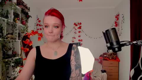 Leah online show from 10-26-25, 02:45