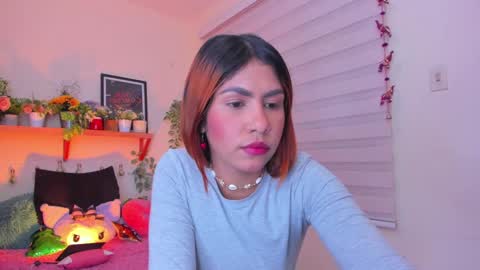 Snapshot of soy_sarah chatting on 02-12-25, 08:38 Sarah Valentina online show from 02-12-25, 08:38