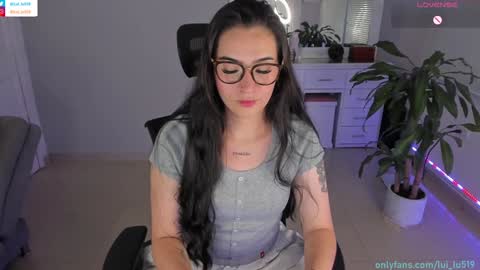 Snapshot of soyabby_ chatting on 12-29-24, 10:57 Luisa online show from 12-29-24, 10:57