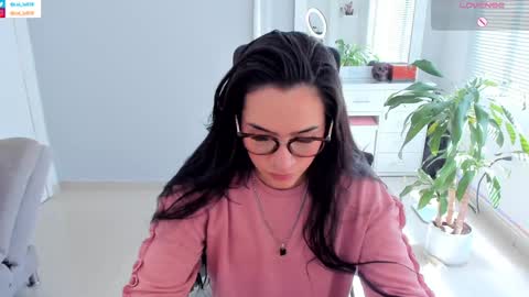 Snapshot of soyabby_ chatting on 01-12-25, 03:25 Luisa online show from 01-12-25, 03:25