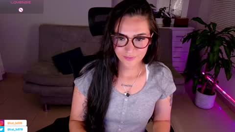 Snapshot of soyabby_ chatting on 02-08-25, 01:11 Luisa online show from 02-08-25, 01:11