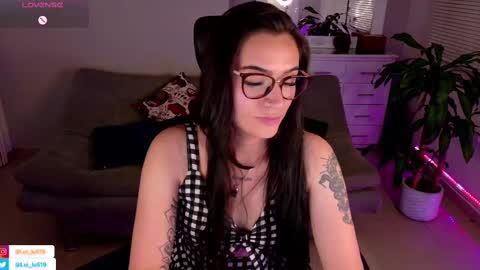 Snapshot of soyabby_ chatting on 02-10-25, 12:08 Luisa online show from 02-10-25, 12:08