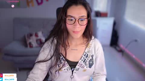 Snapshot of soyabby_ chatting on 03-09-25, 09:36 Luisa online show from 03-09-25, 09:36
