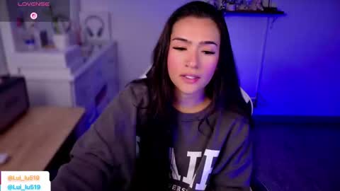 Luisa    online show from 10-19-25, 05:13