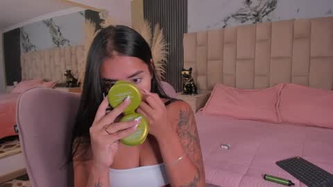 Snapshot of soycamiortiz chatting on 04-01-26, 09:23 Camila Ortiz online show from 04-01-26, 09:23