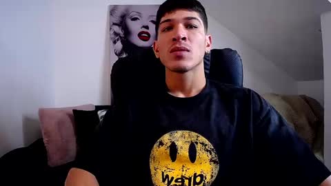 Snapshot of soyraydimarco_ chatting on 12-27-24, 03:15 RayDimarco independent model online show from 12-27-24, 03:15