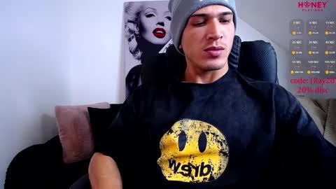 Snapshot of soyraydimarco_ chatting on 12-28-24, 12:36 RayDimarco independent model online show from 12-28-24, 12:36