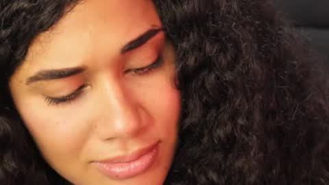 You want to talk to me more personal follow me in My Channel VIP  50 the discount       online show from 02-05-26, 10:25