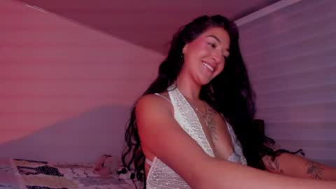 Snapshot of soyvane chatting on 04-21-26, 04:41 VANESSA online show from 04-21-26, 04:41
