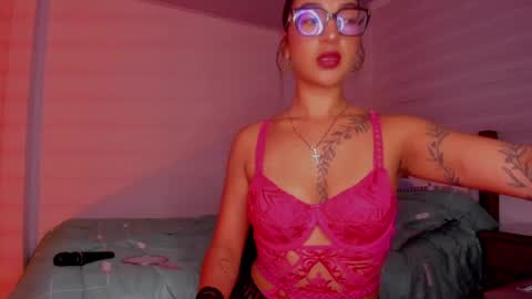 Snapshot of soyvane chatting on 04-28-26, 08:41 VANESSA online show from 04-28-26, 08:41