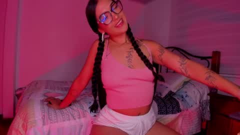 Snapshot of soyvane chatting on 05-05-26, 04:31 VANESSA online show from 05-05-26, 04:31