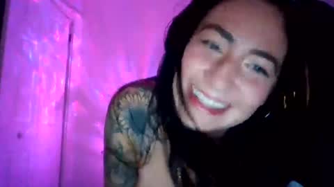 Spicywhitethangs online show from 07-17-26, 06:20