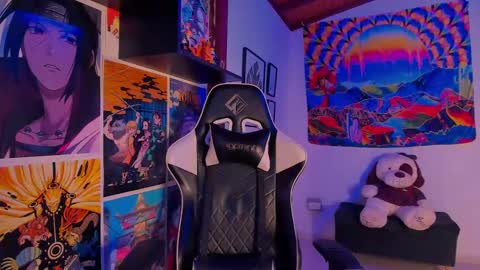 Snapshot of space__kittyy chatting on 12-24-24, 01:38 Val online show from 12-24-24, 01:38