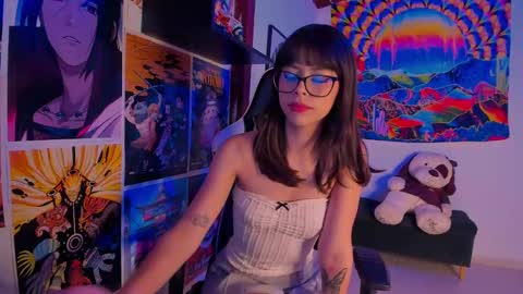 Snapshot of space__kittyy chatting on 01-03-25, 12:33 Val online show from 01-03-25, 12:33