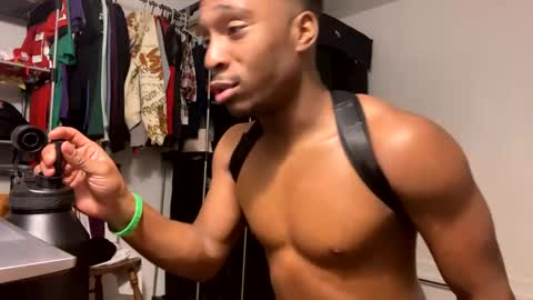 Snapshot of spacepaa chatting on 12-14-24, 10:34 orezz online show from 12-14-24, 10:34