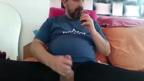 Snapshot of spada50 chatting on 01-10-25, 12:58 Mike online show from 01-10-25, 12:58