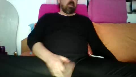 Snapshot of spada50 chatting on 01-22-25, 06:10 Mike online show from 01-22-25, 06:10